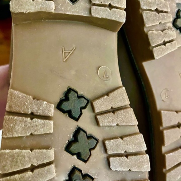 Women's Leather Boots Tan Colour / Size 7 Like New - Picture 7 of 7